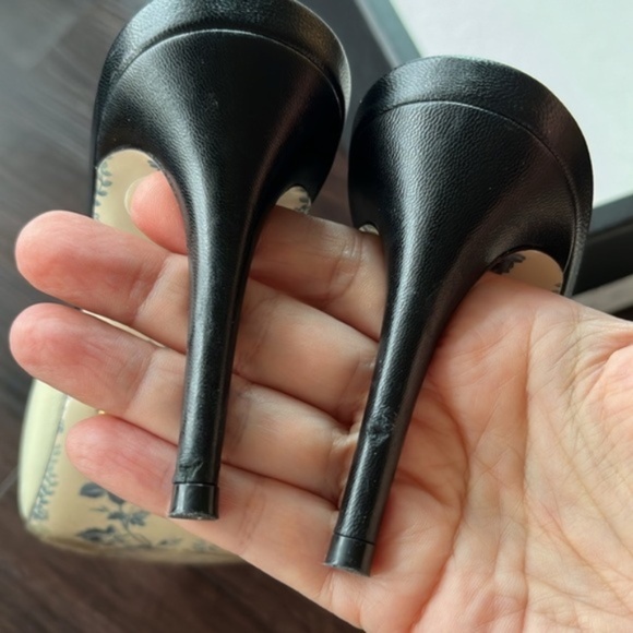 Gucci Sylvie web bow leather mules heels - Picture 7 of 9